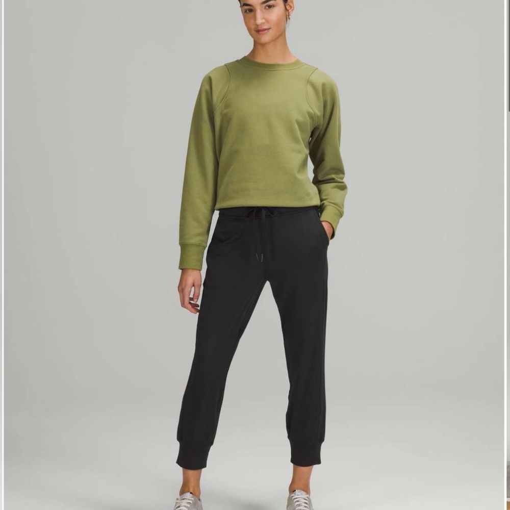 Lululemon High-Rise Cropped Jogger
Ready to Rulu Black Jogger